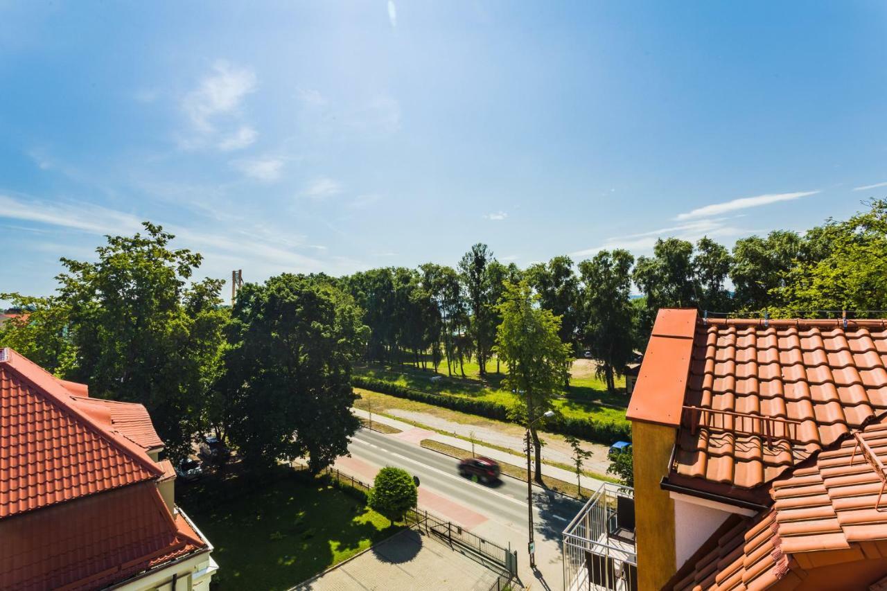 43 Z Widokiem Na Jezioro - *